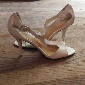 Nine West Size 8 White T-strap Heels